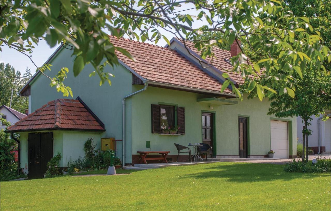 Awesome Home In Strigova With Wifi Luaran gambar